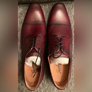 Florsheim Mens Postino Burgundy Oxford Cap Toe Leather Dress Shoes. Size 10